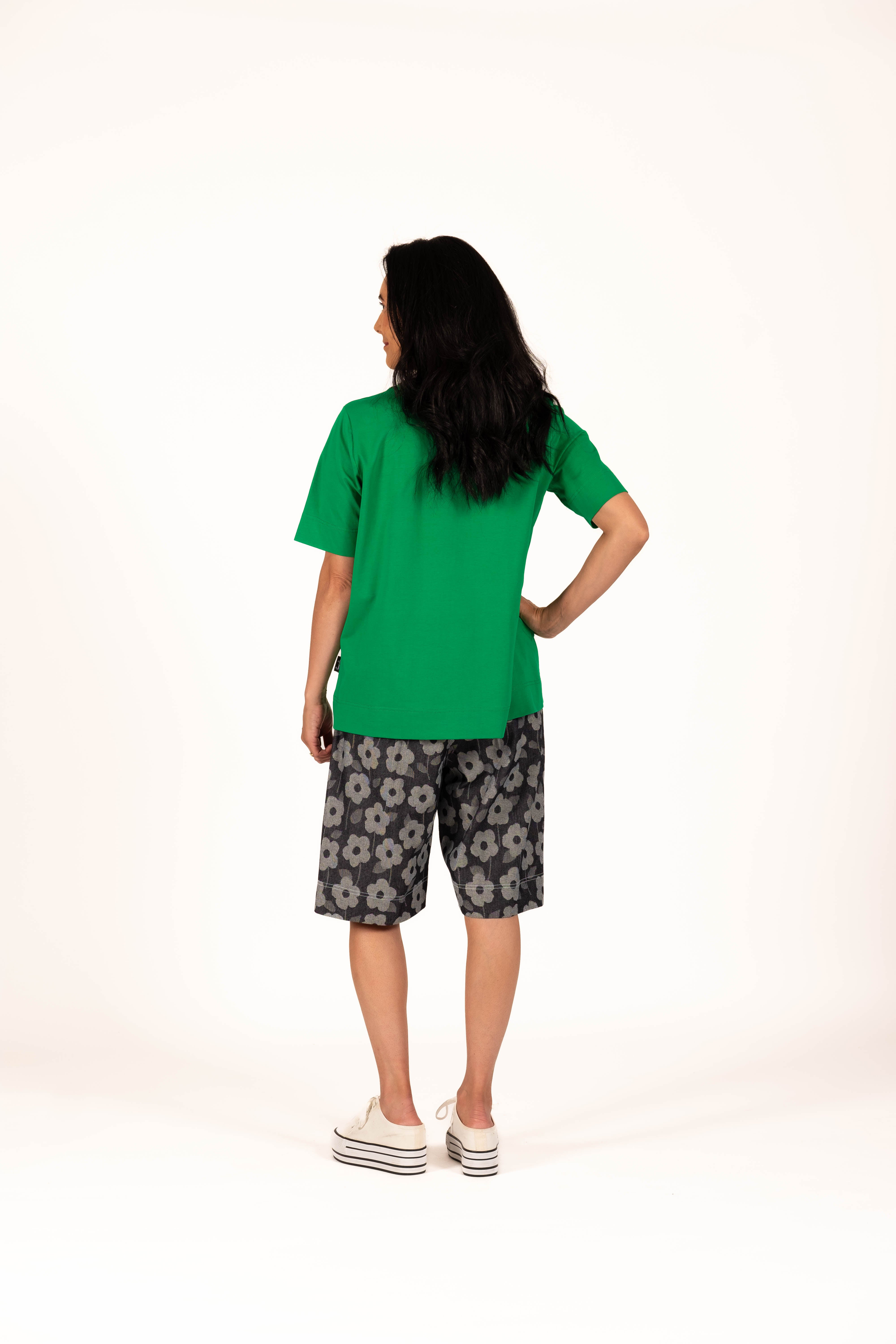 Basic Tee Green Flower