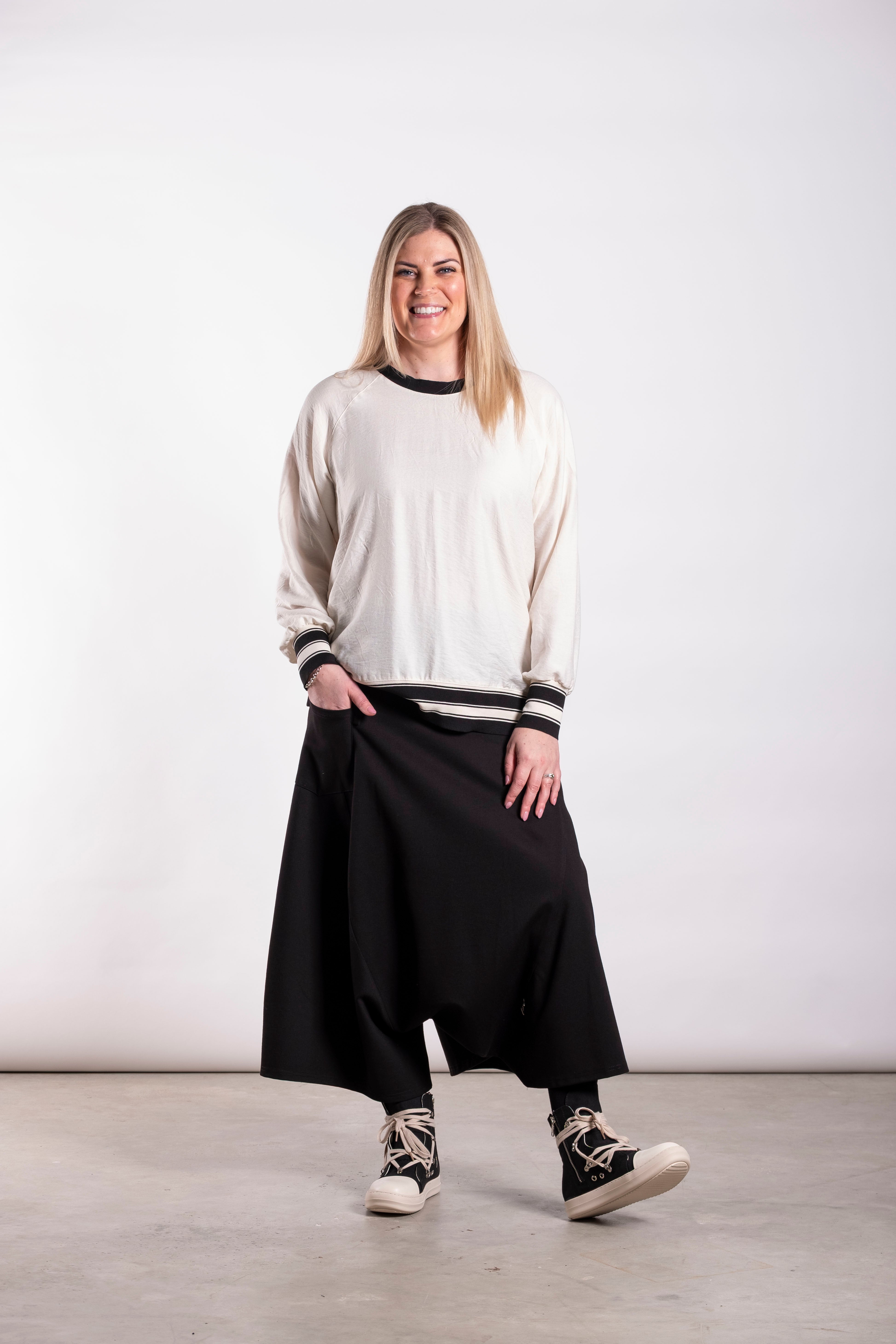 Team Sweater Top Cream