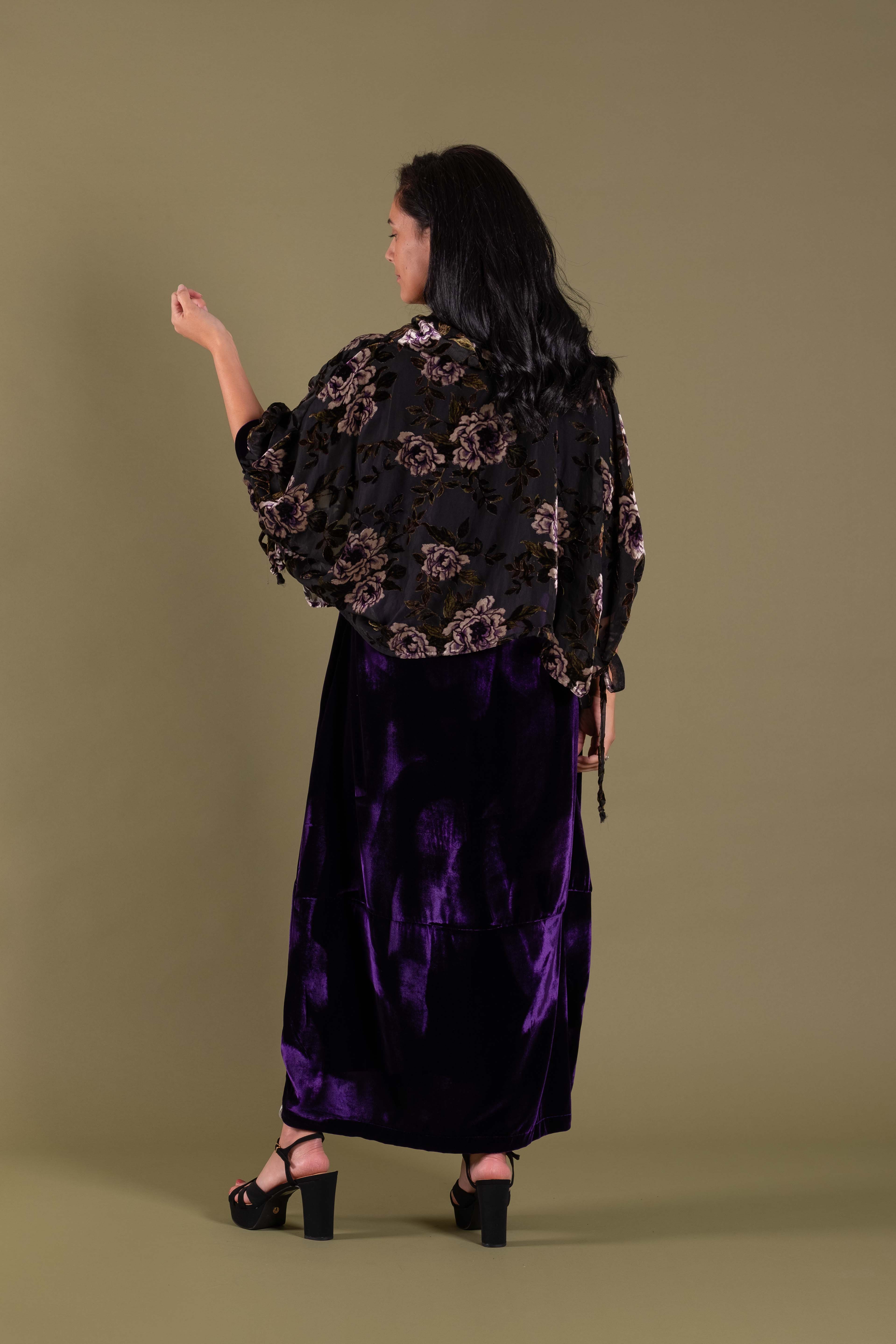 Butterfly Overtop Japan Roses - Onesize