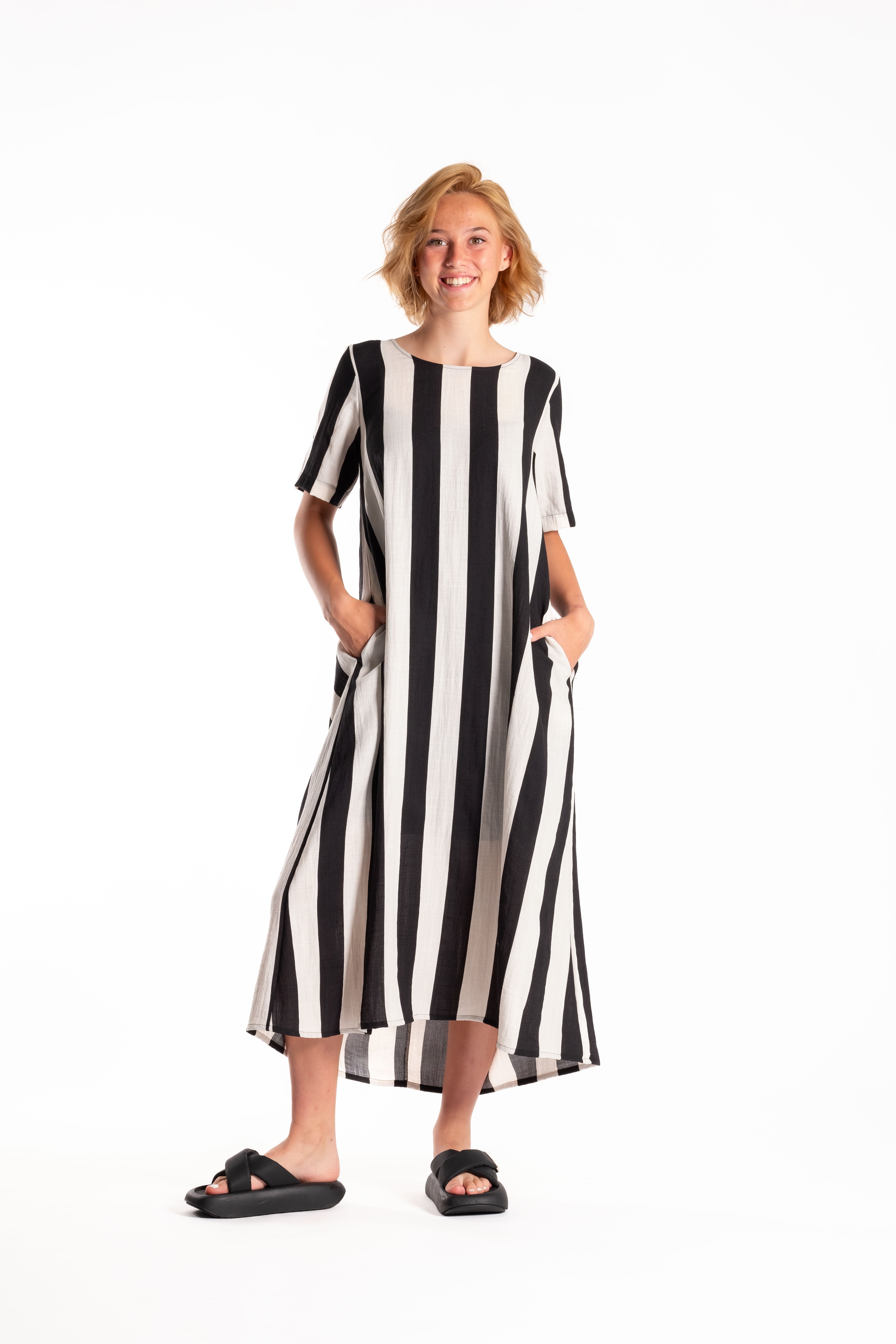 Menaka Dress Wide Monostriped