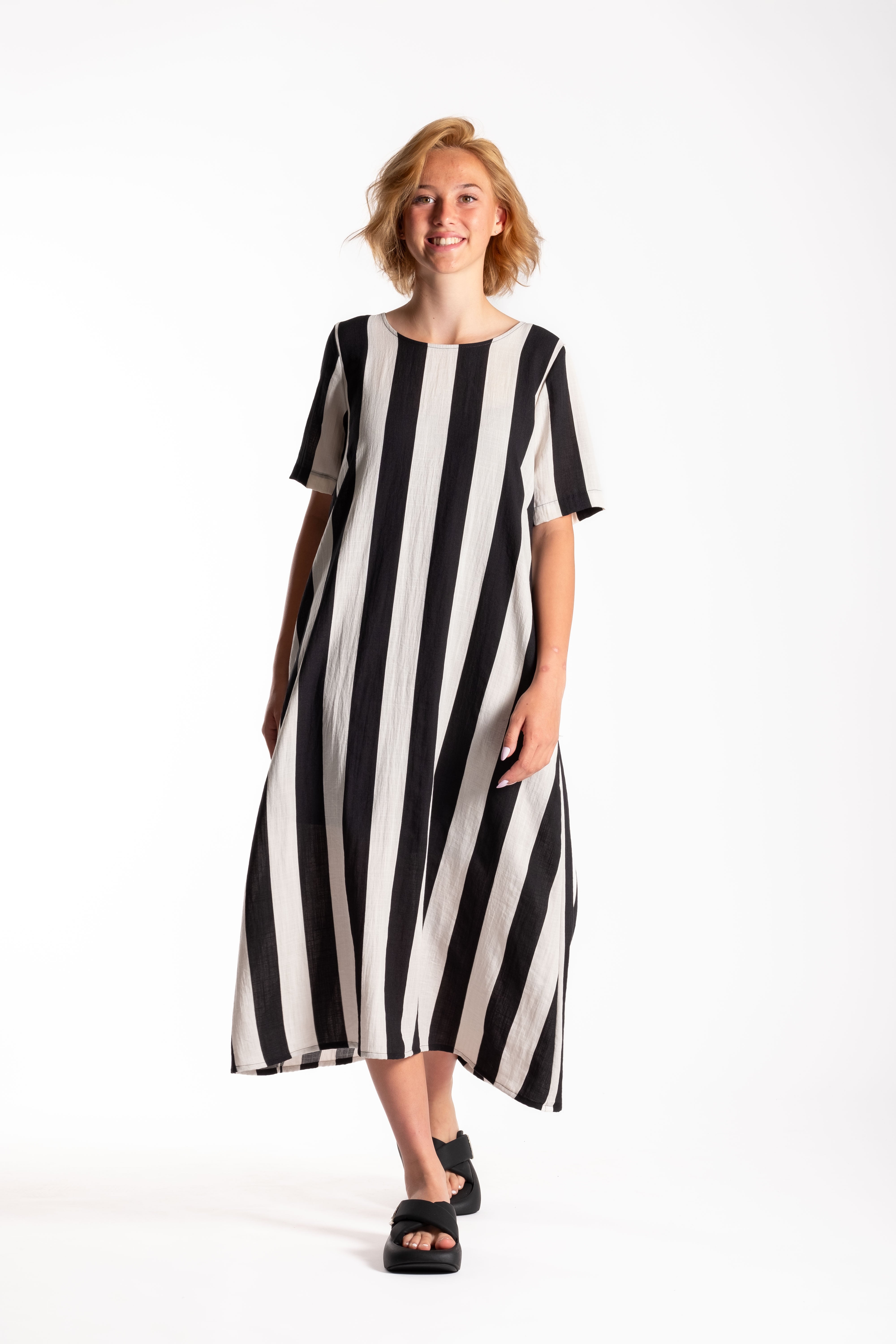 Menaka Dress Wide Monostriped
