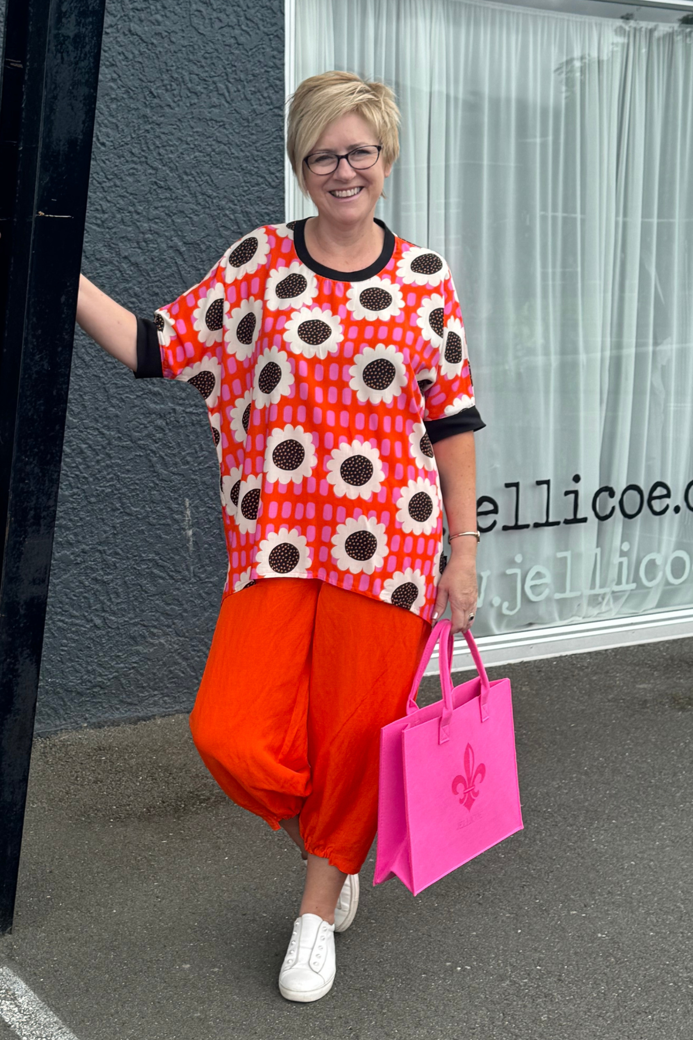 Retro Punch - Relax Tee