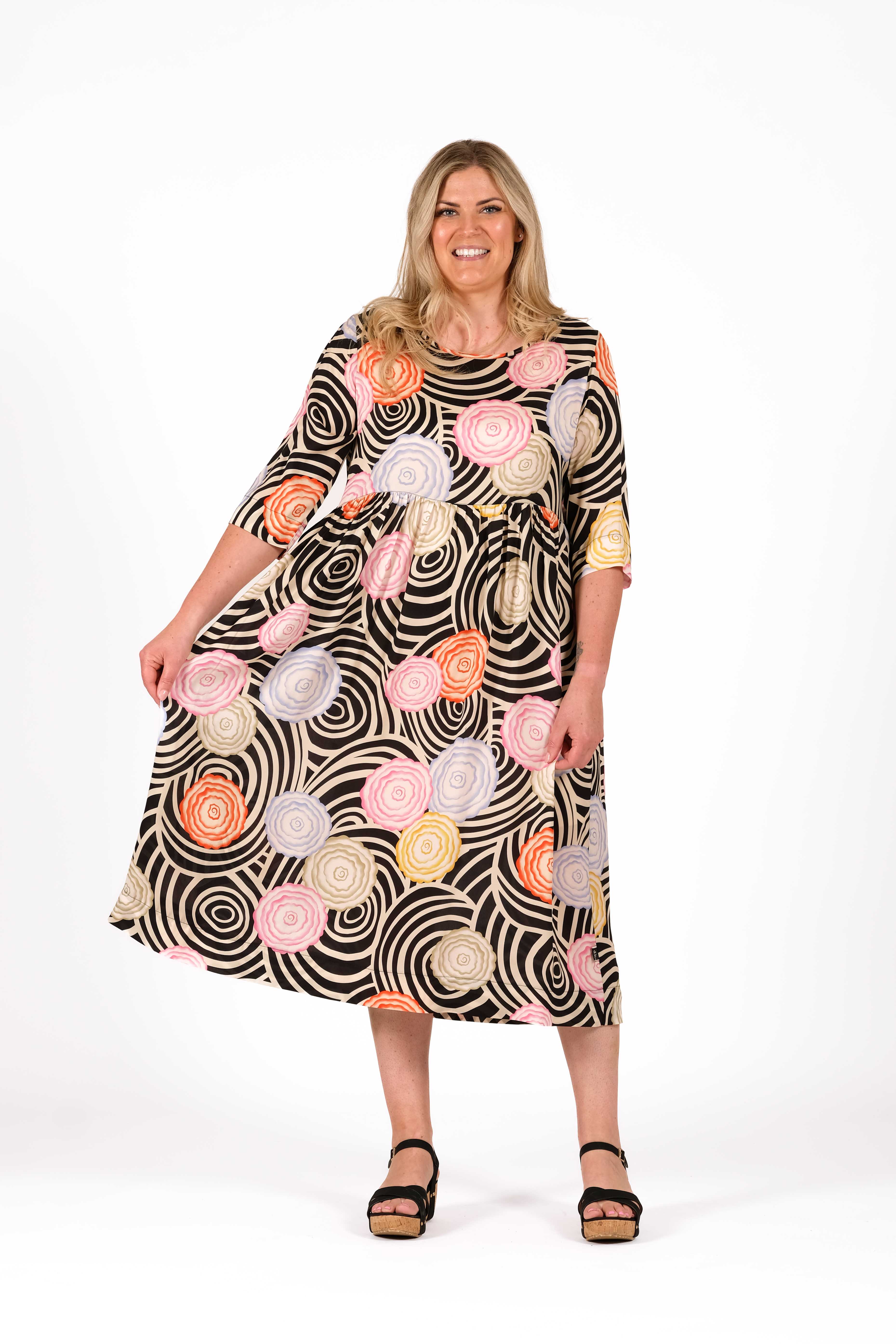 Tarbana Dress Line Work