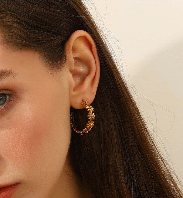 Daisy Hoop Earrings Gold