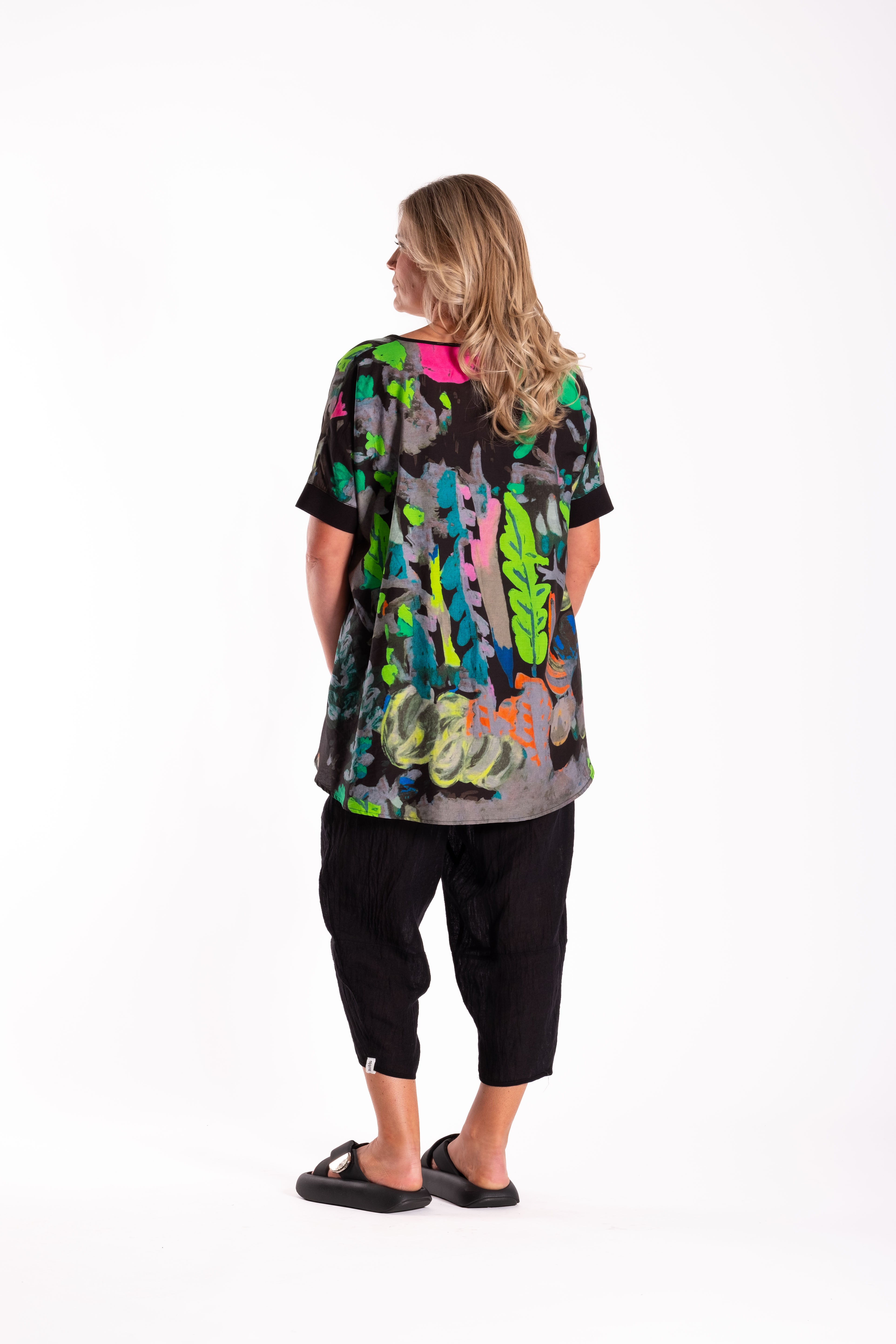 Leese Top Dressed in Joy