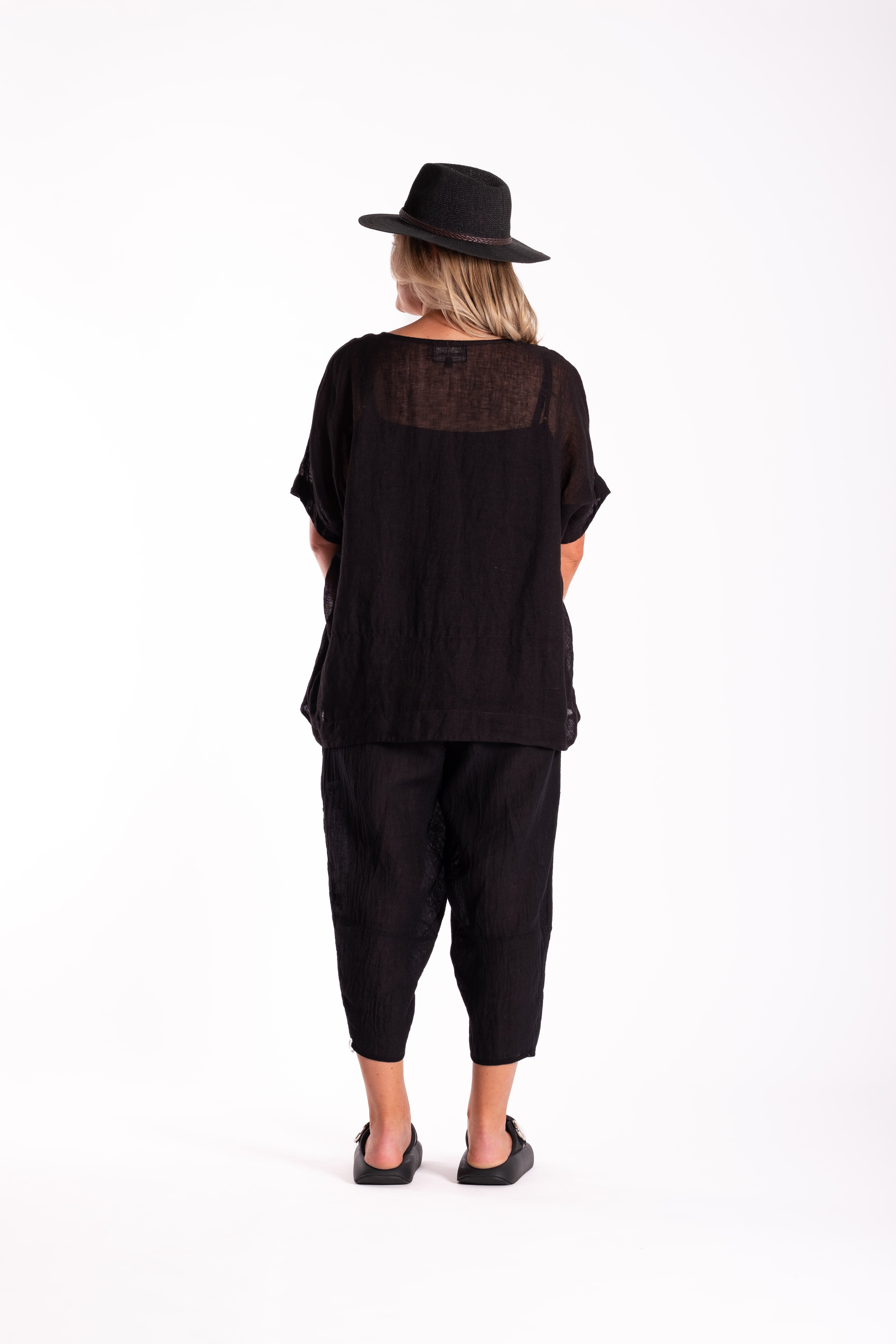 Magnolia Top Black Linen