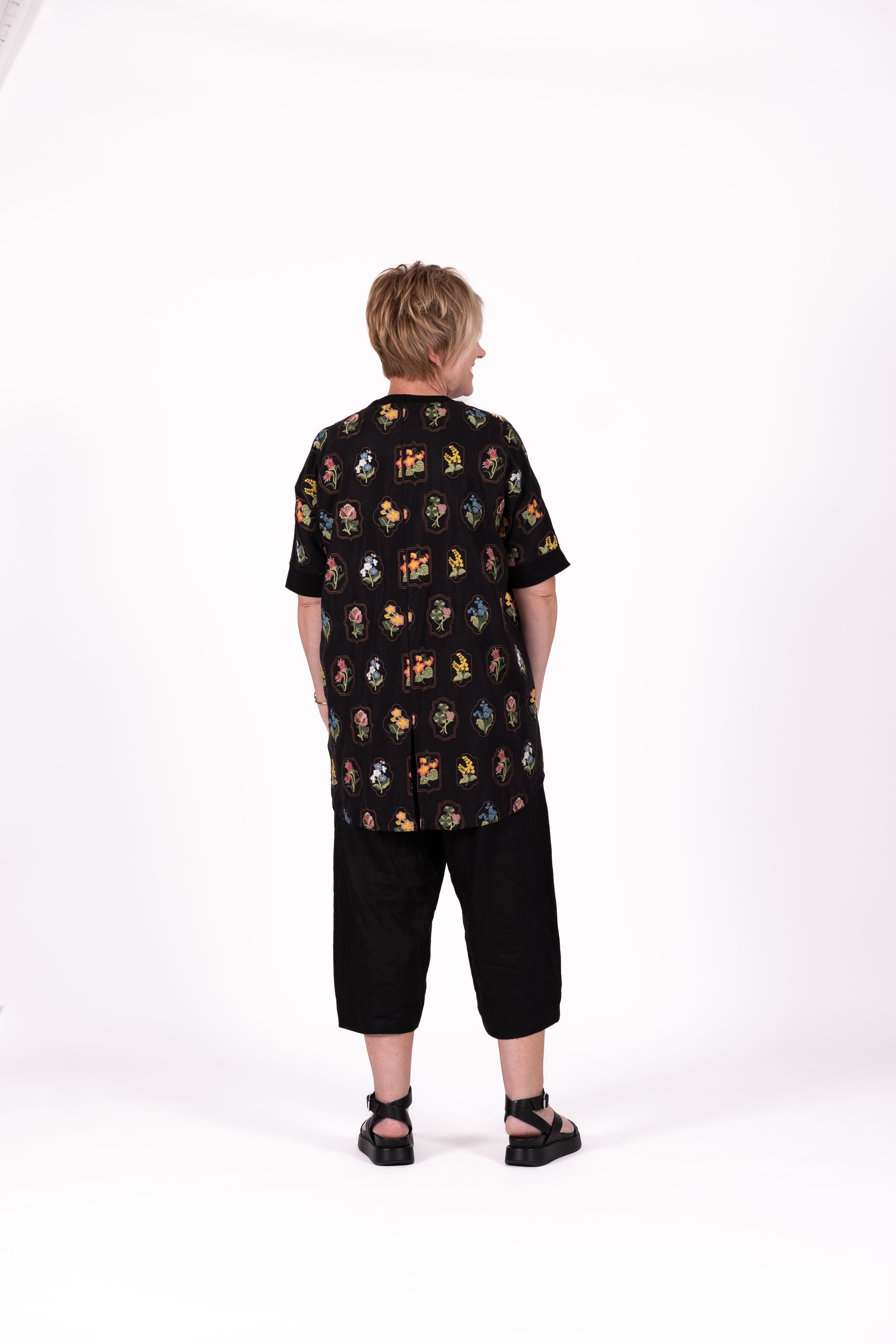 Relaxed Top Garden Medallion