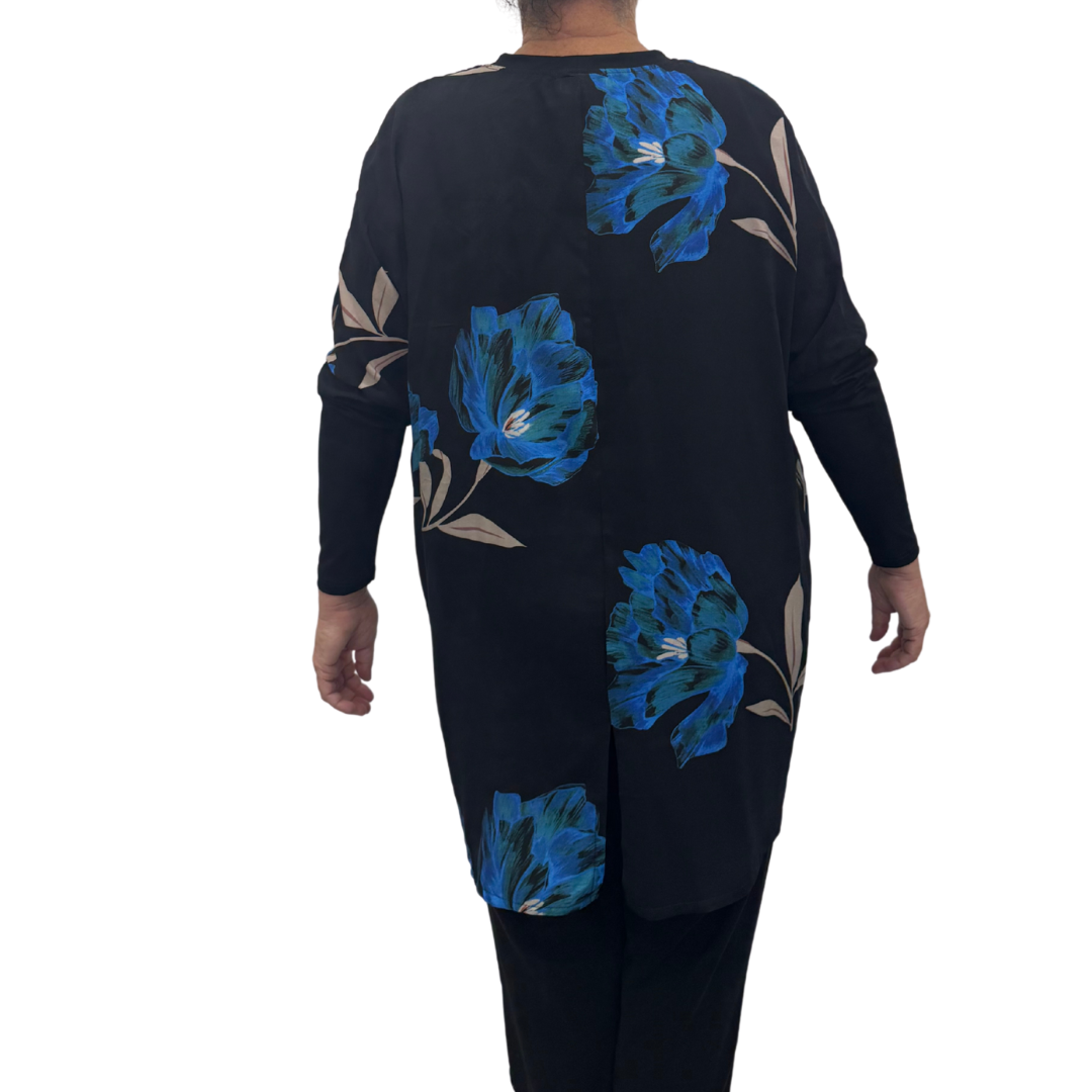 Relaxed Top Blue Flower