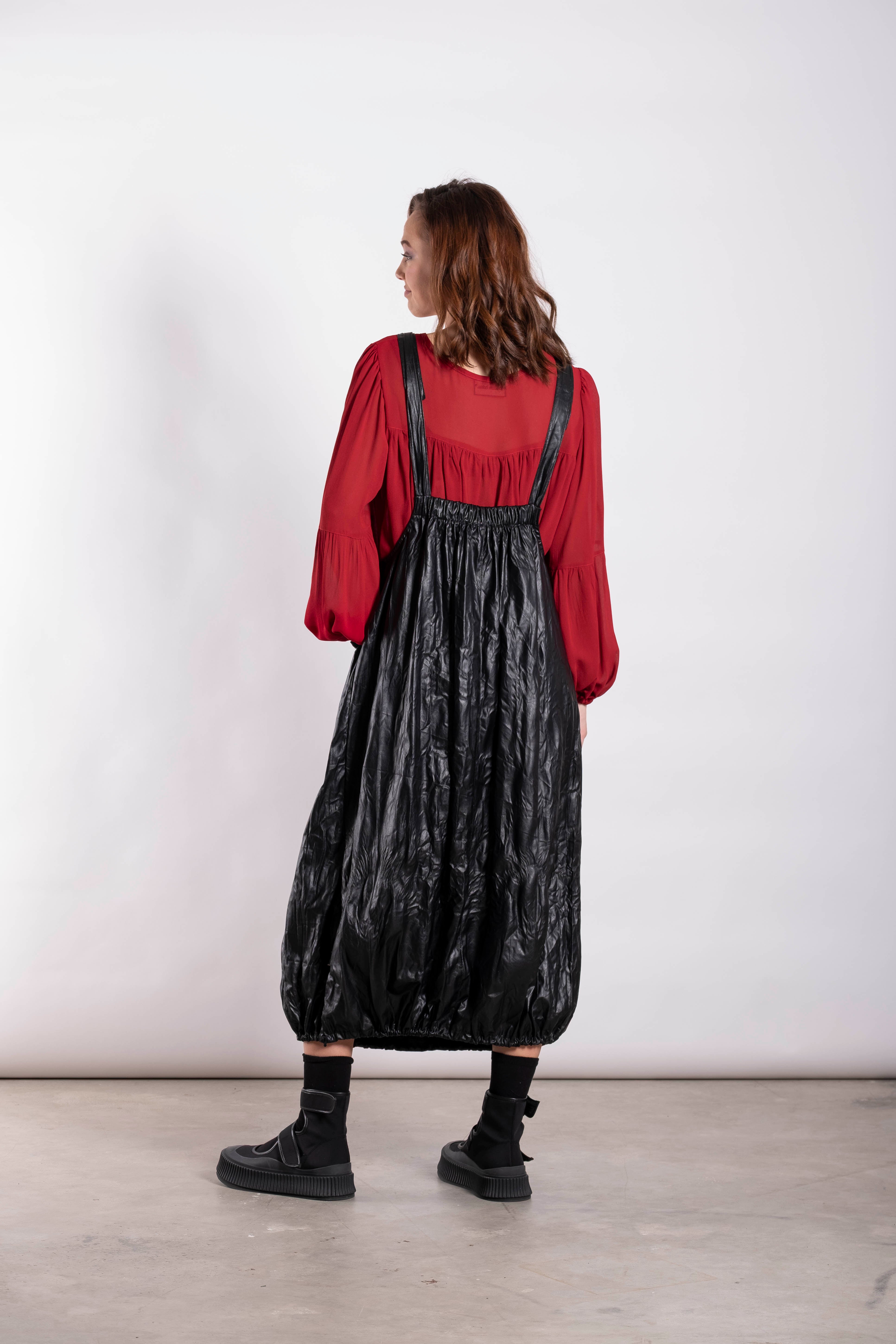 Suspenderfore Liquid Noir