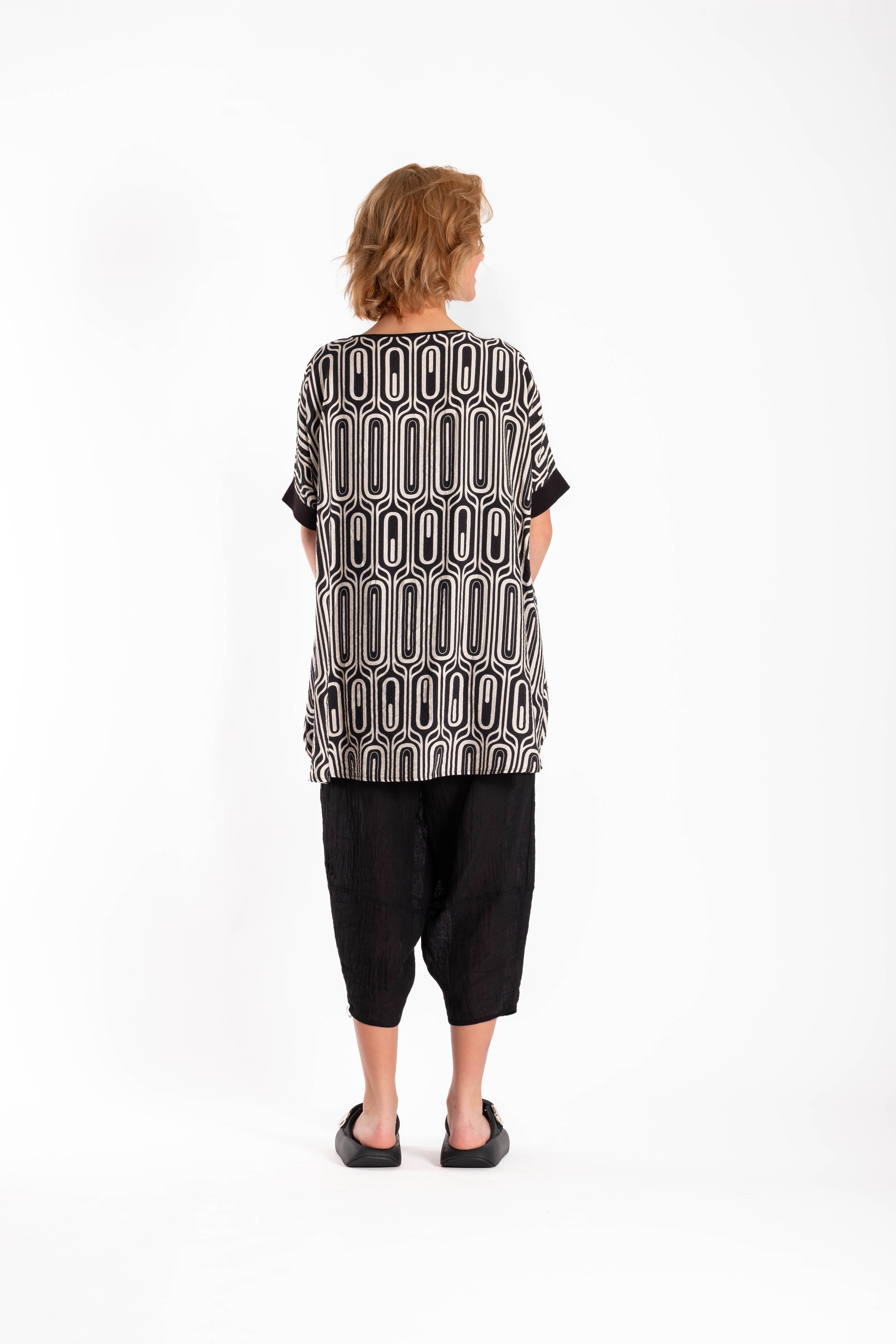 Leese Top Retro Black