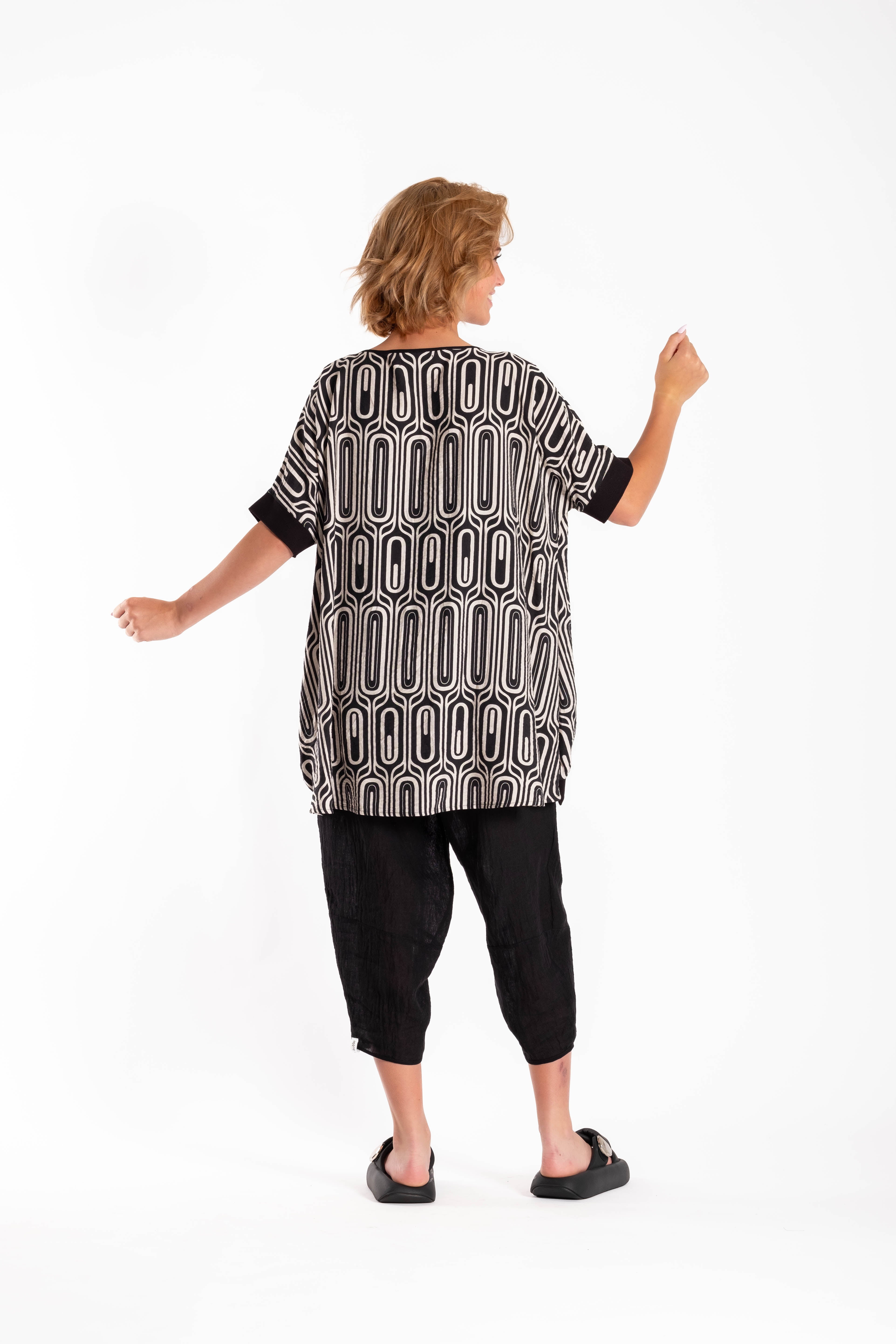 Leese Top Retro Black