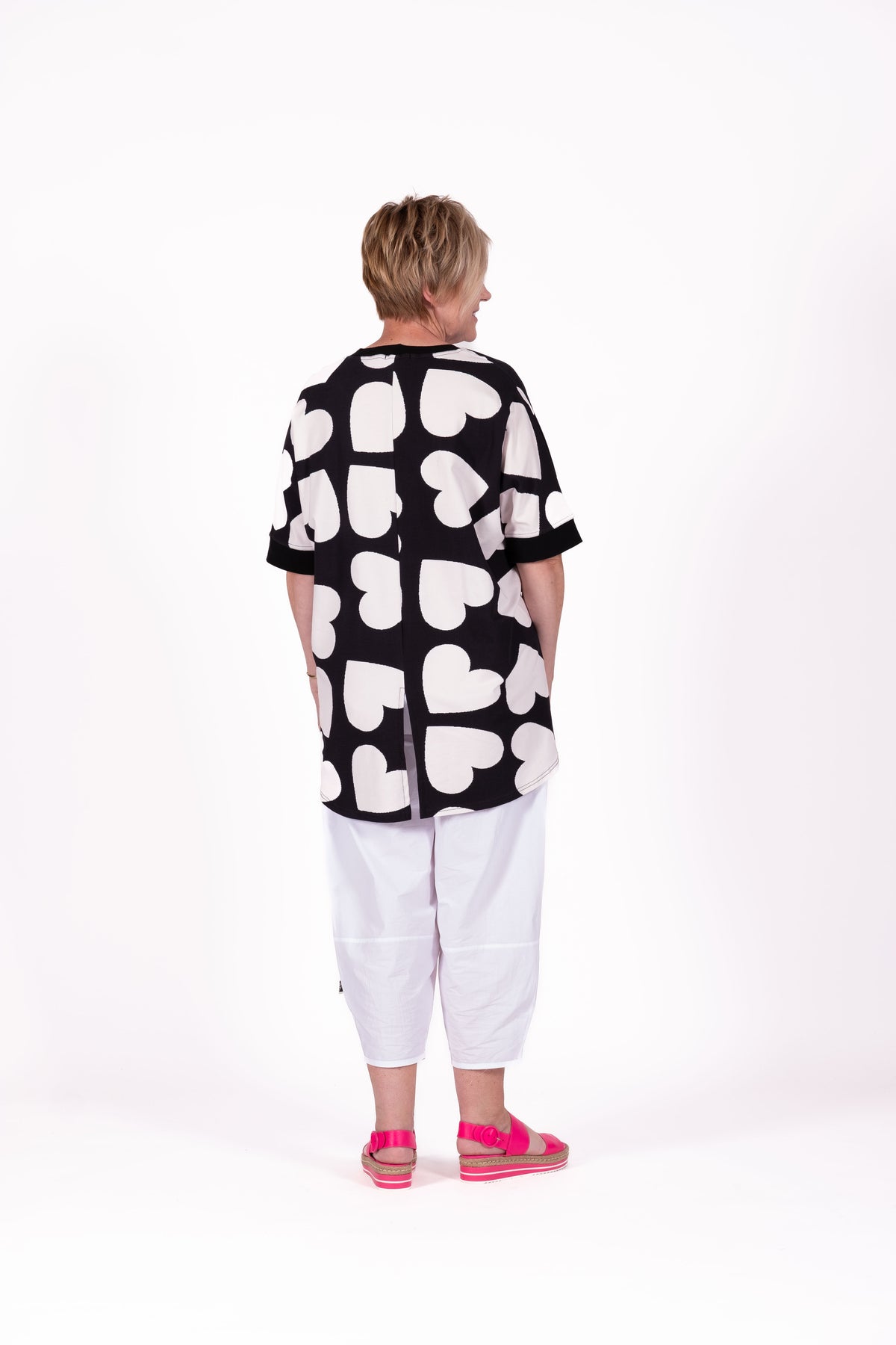 Relaxed Tee Loved in Monochrome
