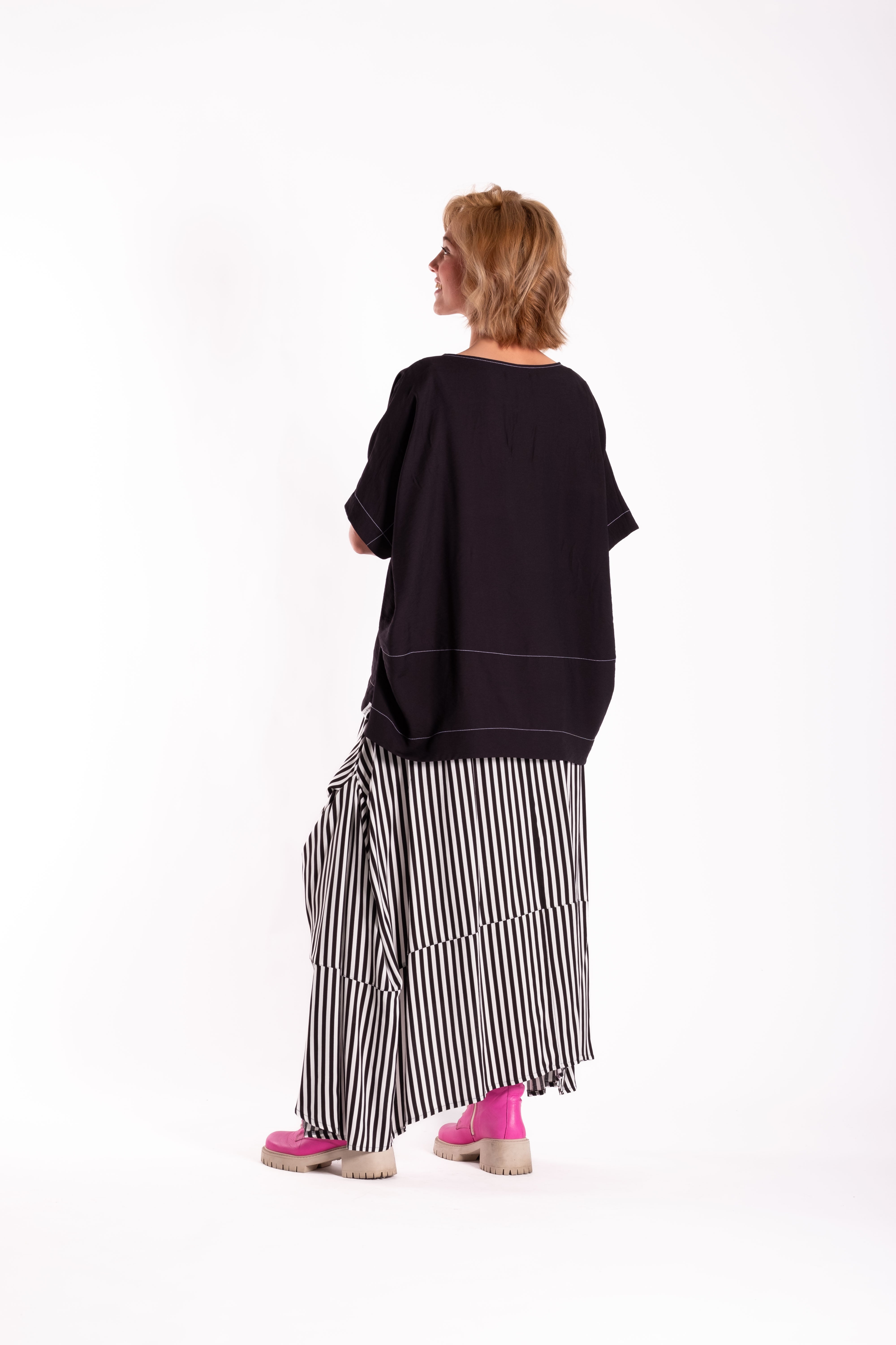 Magnolia Top Black