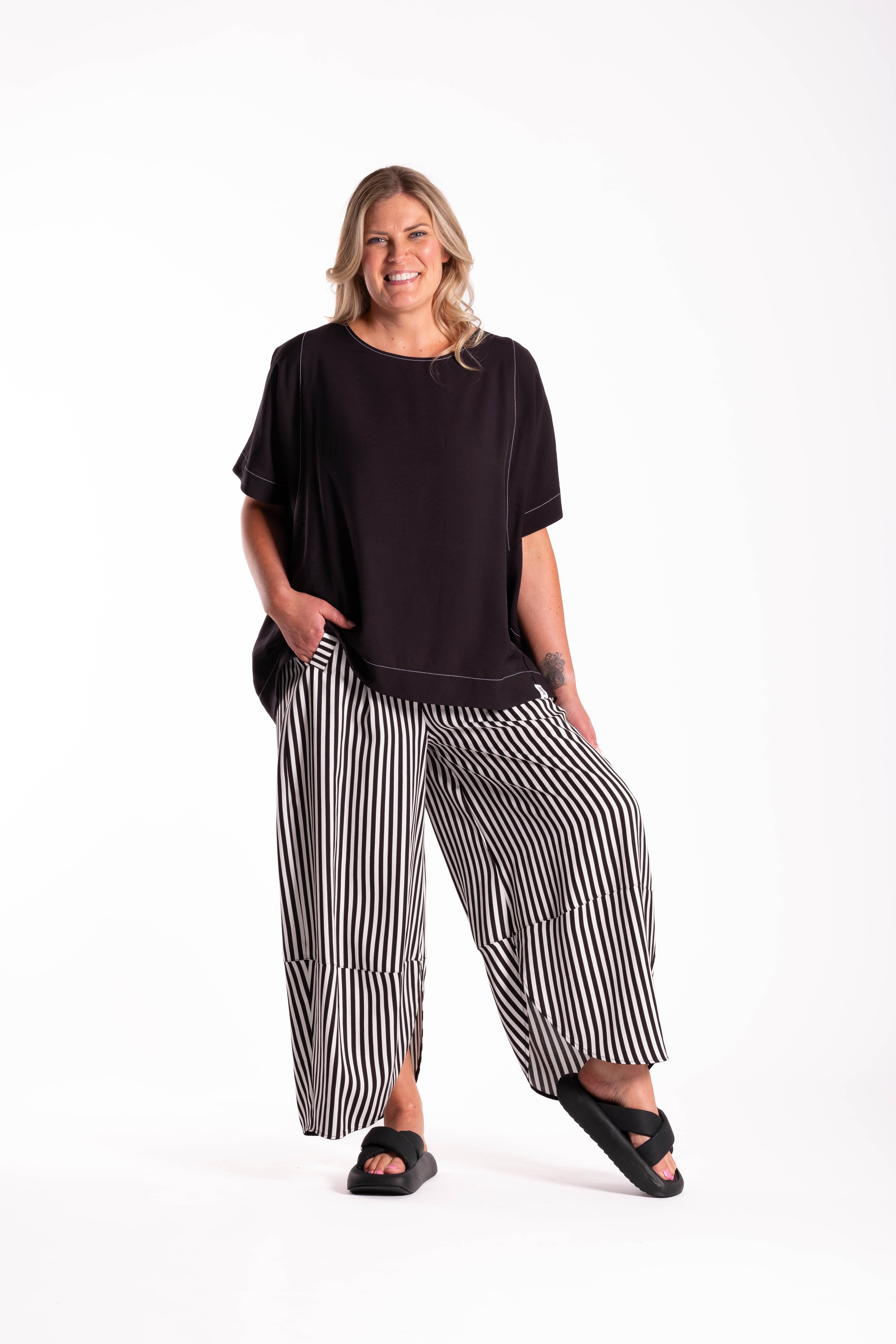 Apartmento Pants Thin Monostriped